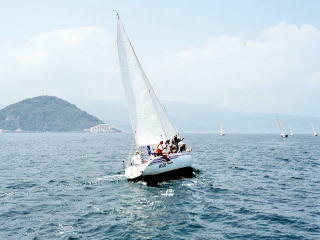 The Chesapeake sailing off Omosu seashore